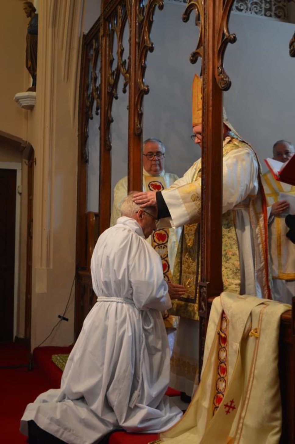 Pays de Galles: l’ancien évêque anglican de Monmouth ordonné diacre