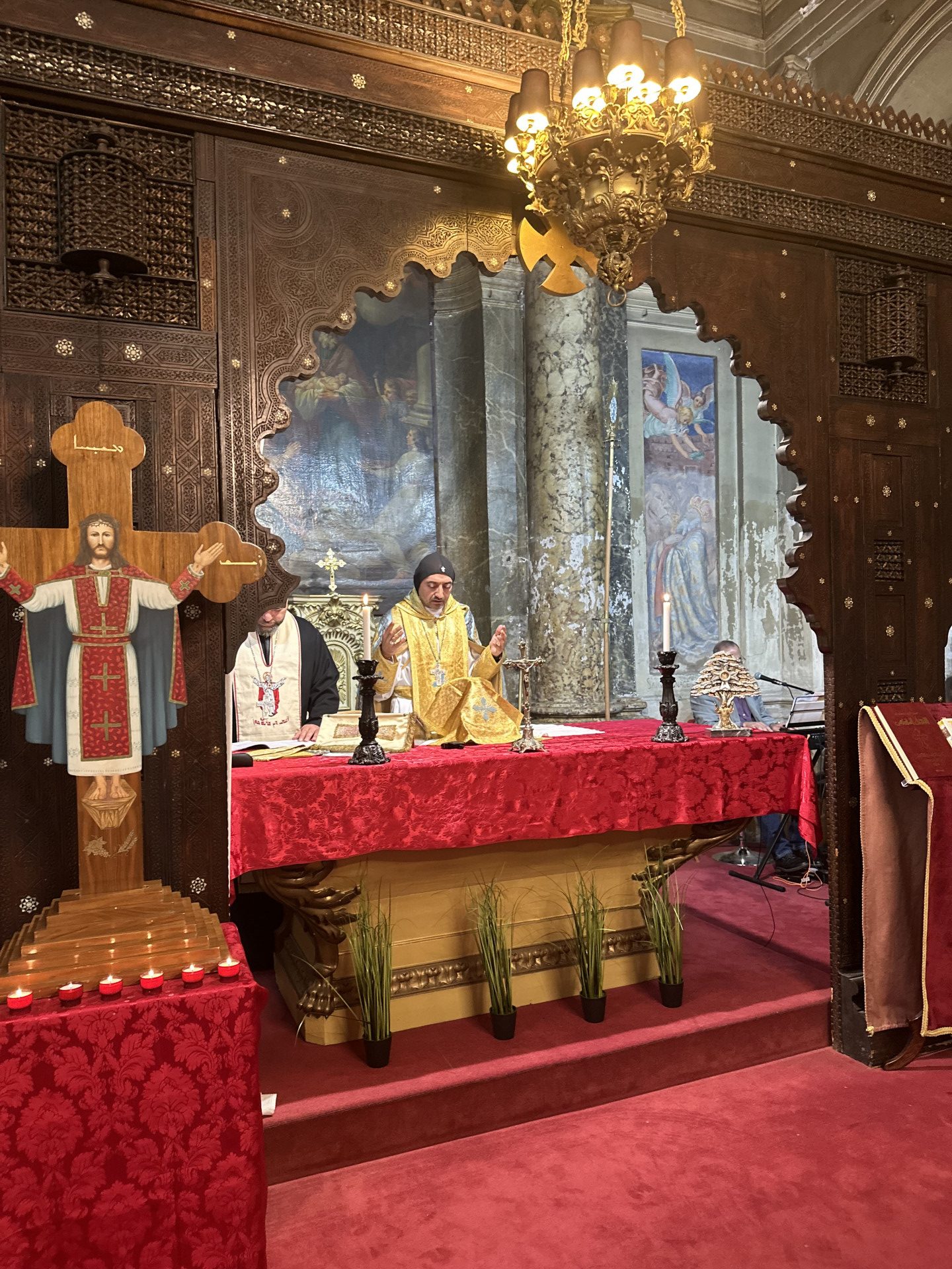 Paris: Mgr Boutros célèbre à Saint-Ephrem de Paris