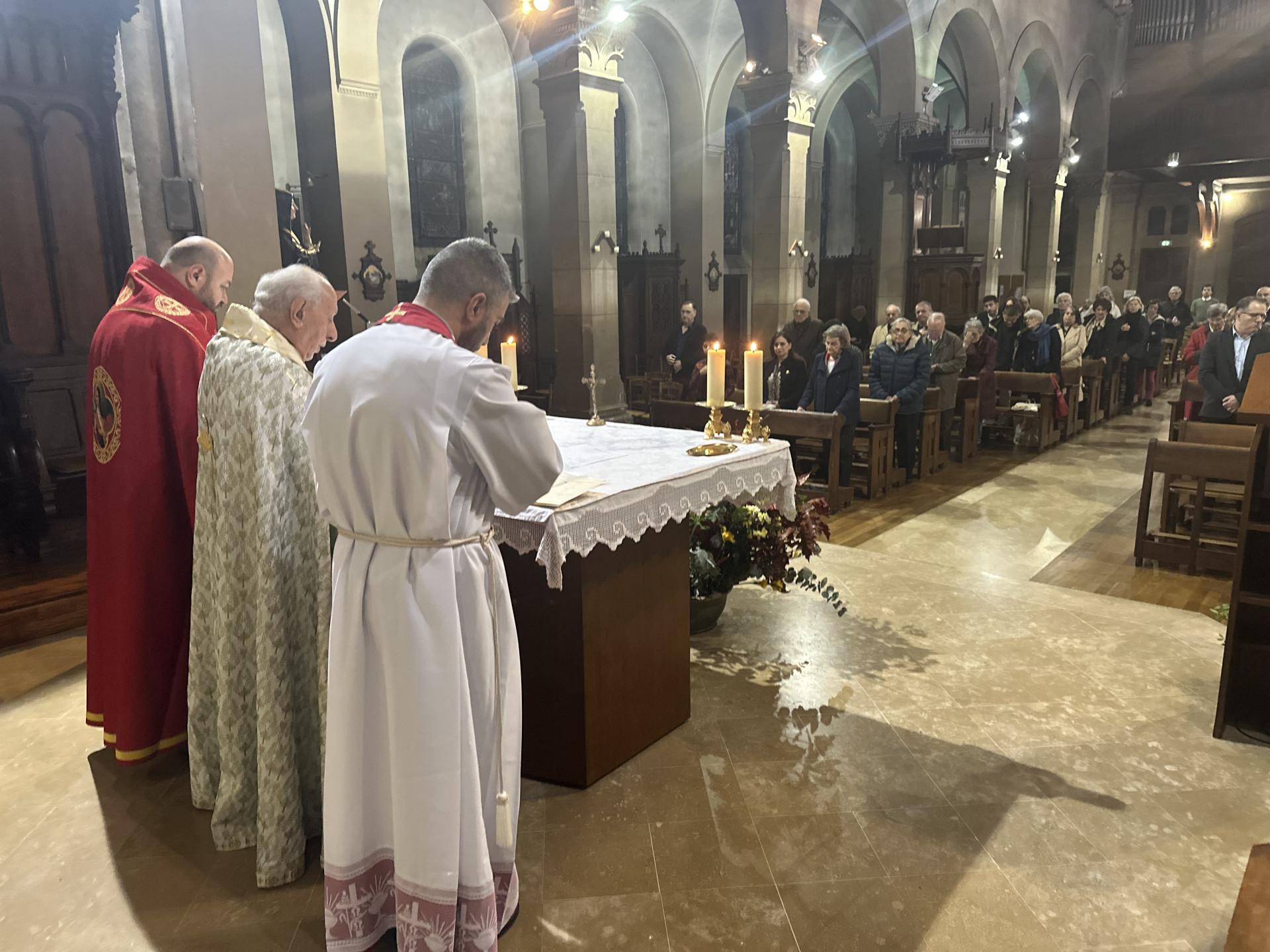 Paris: ‏messe de commémoration des victimes du massacre de la cathédrale de Bagdad