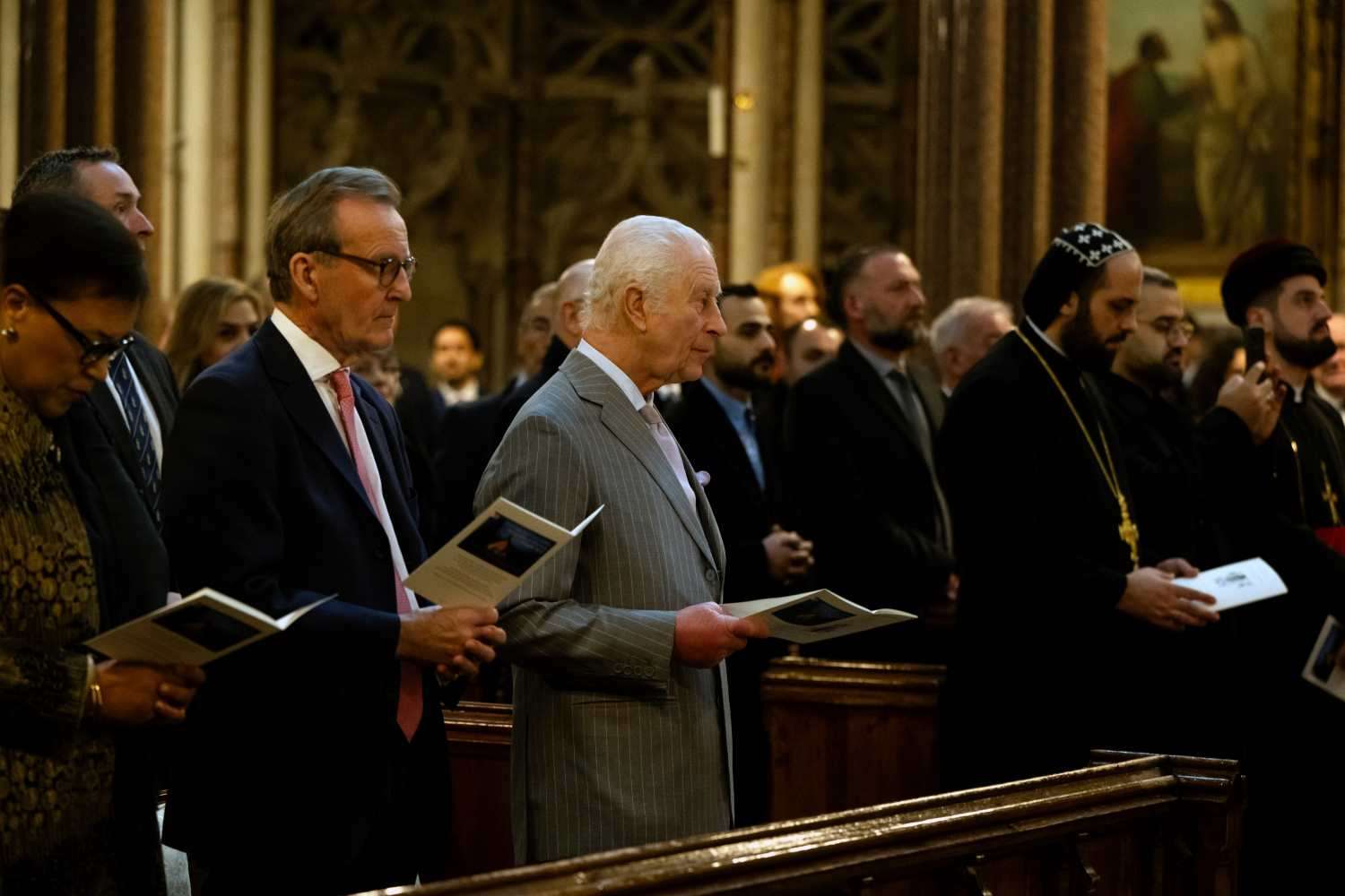 Le roi Charles III assiste à un office dans une église catholique de Londres