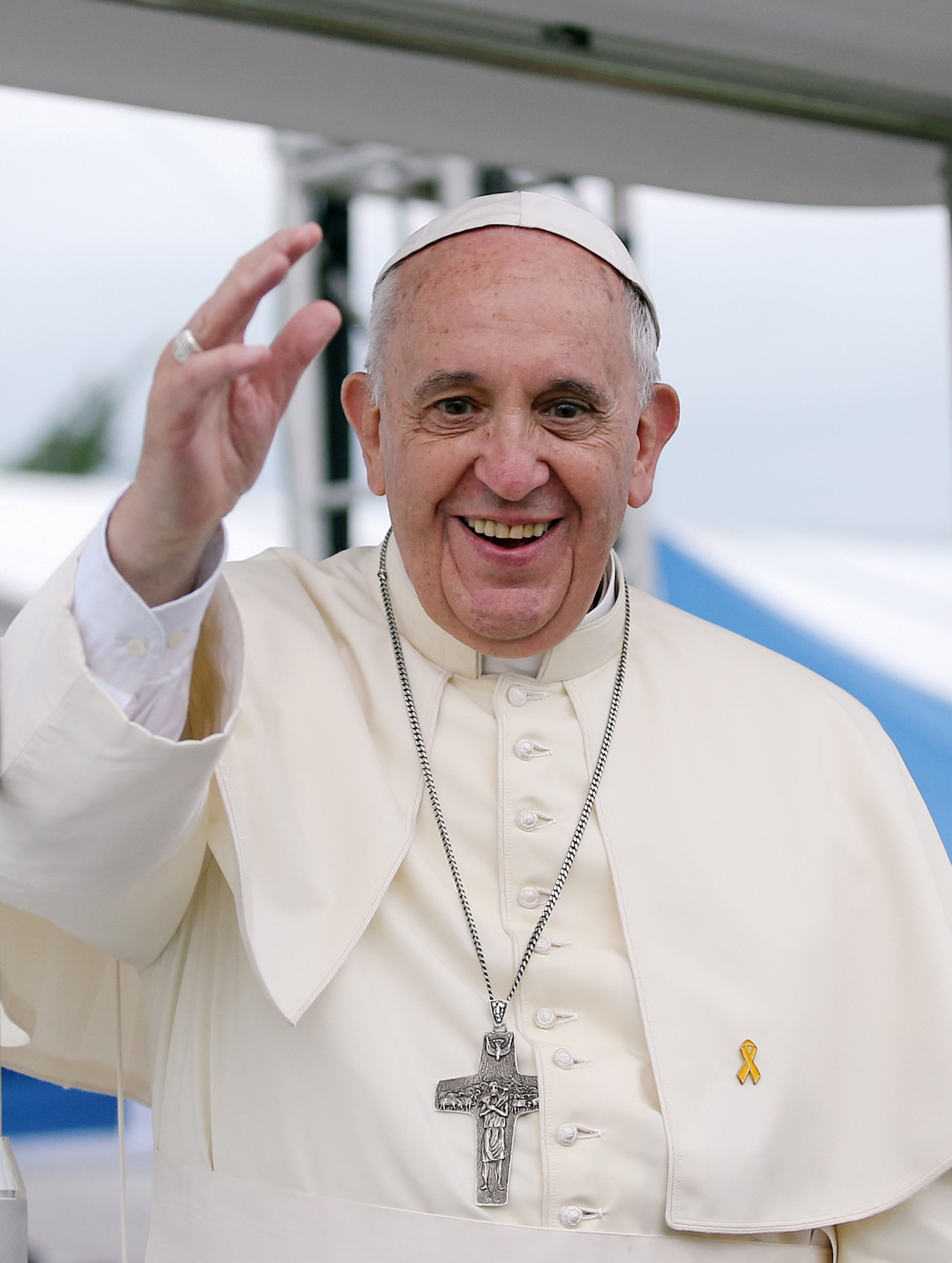 Le pape François remercie les fidèles pour leurs prières et poursuit son travail depuis l’hôpital