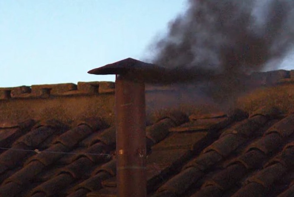 Rome: pas de fumée blanche