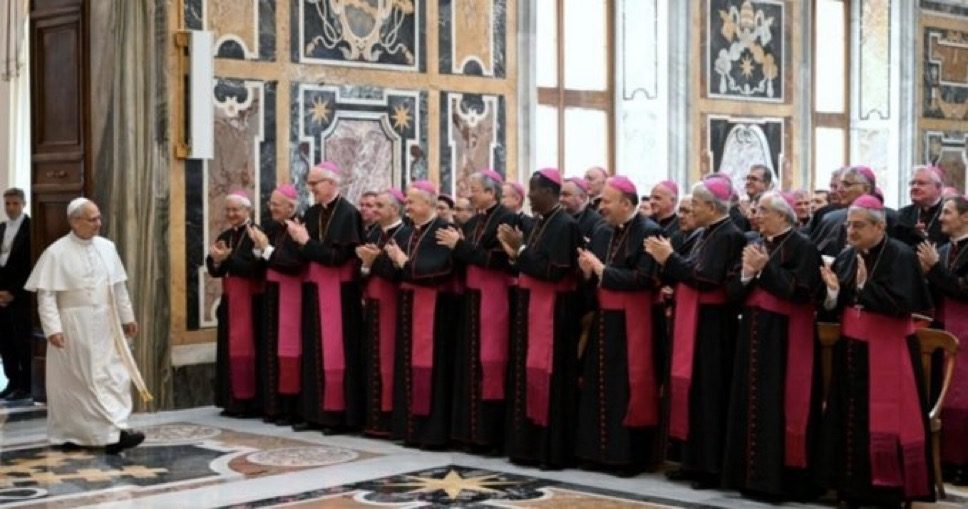 Le pape appelle les diplomates du Saint-Siège à témoigner de la charité de l’Église