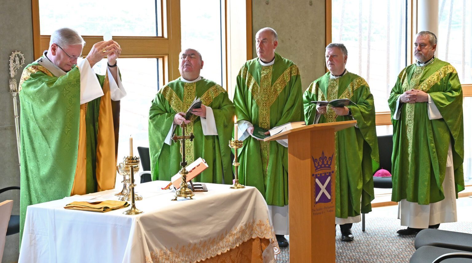 Écossais: les évêques célèbrent la messe au Parlement