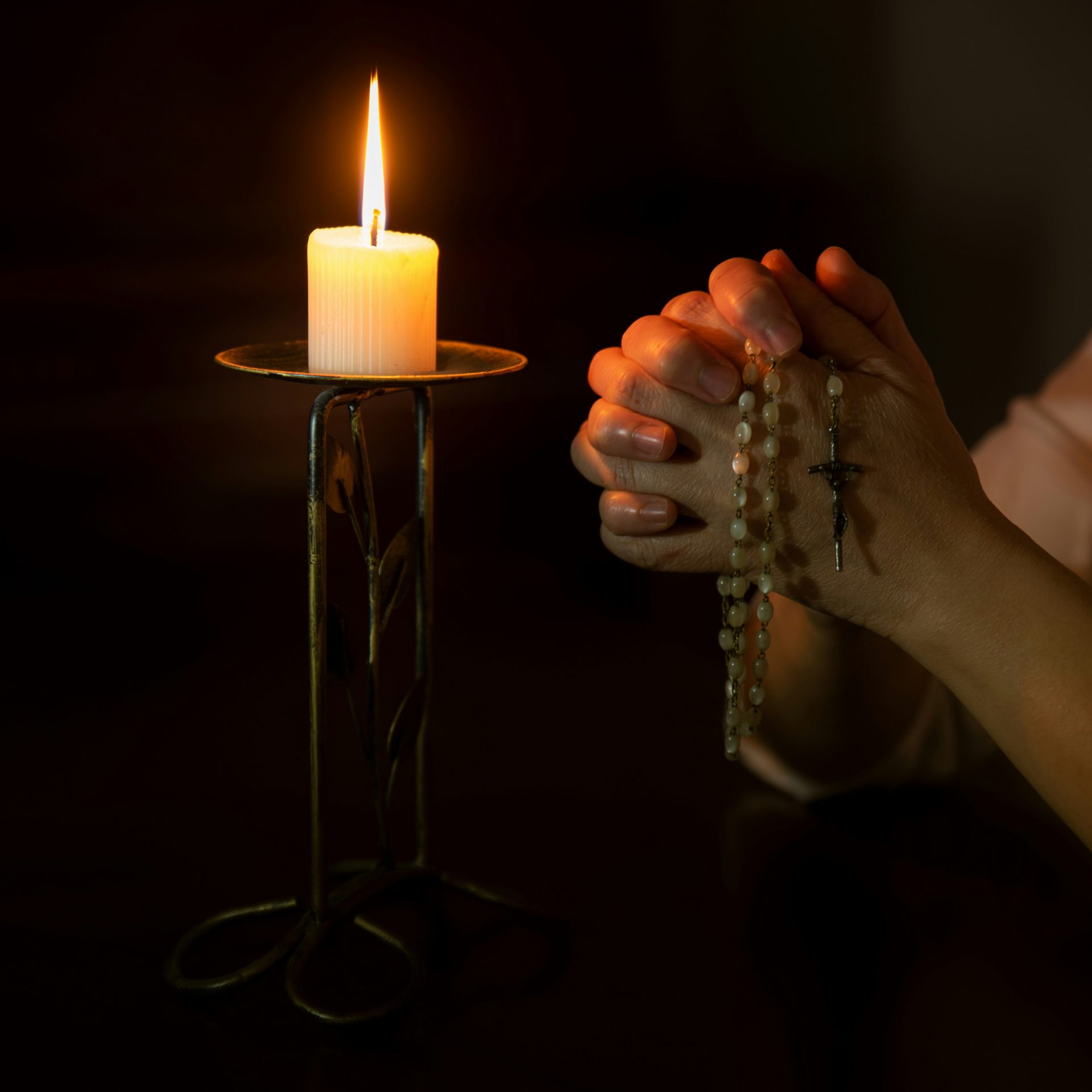 Les bienfaits psychologiques du rosaire confirmés par une étude
