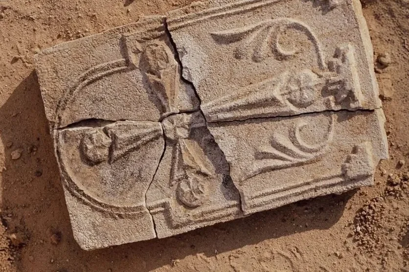Une croix découverte au large d’Abu Dhabi