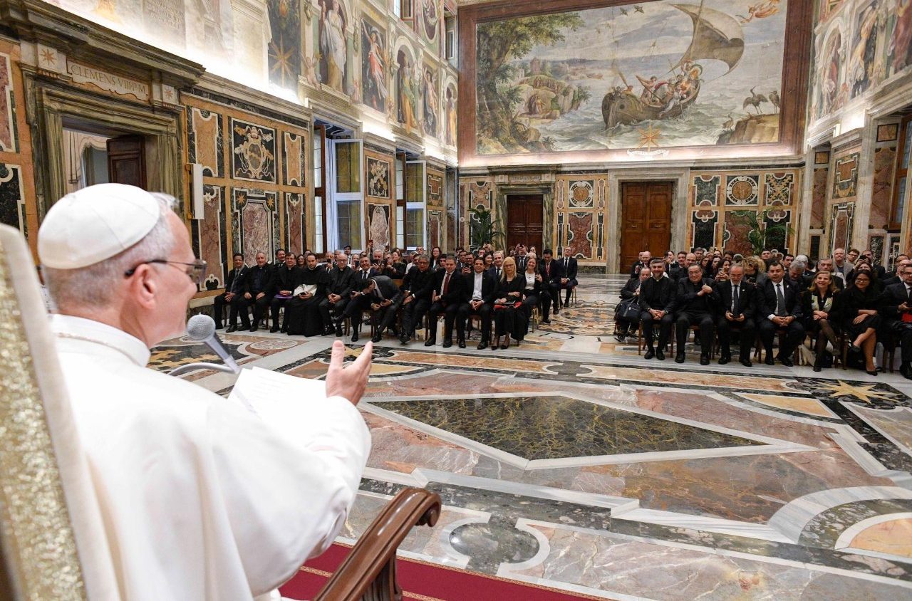 Le pape reçoit les instituts catholiques de France