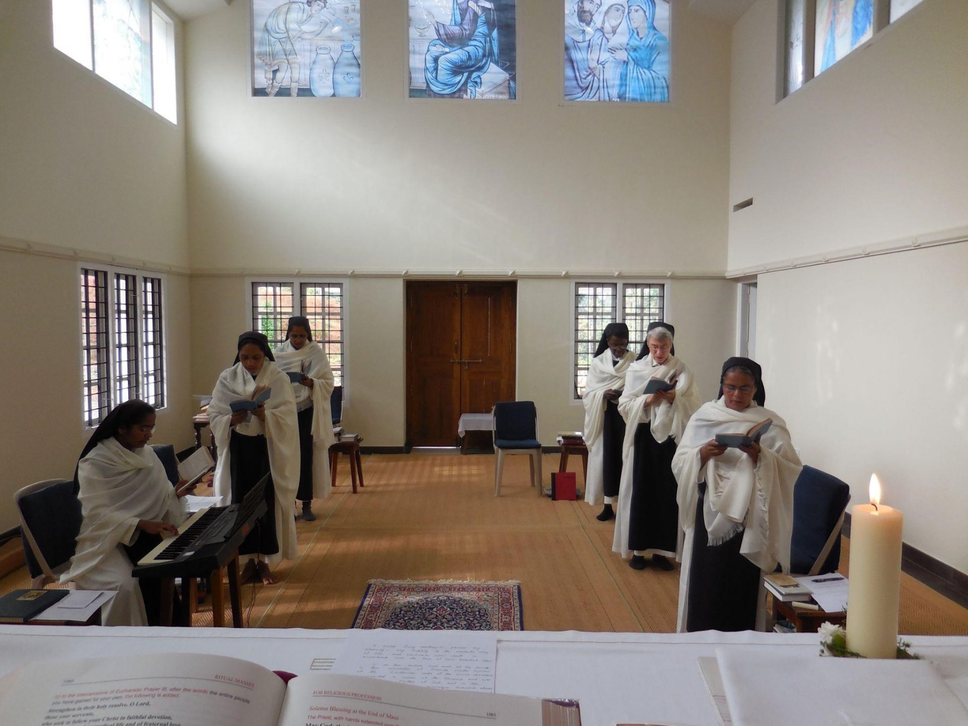 Monastère d’Ananda Matha: des sœurs trappistines en Inde ! (Divine Box)