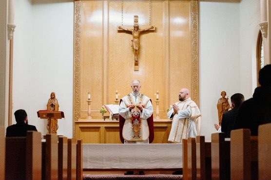 États-Unis : un évêque célèbre une messe en présence des séminaristes de son diocèse