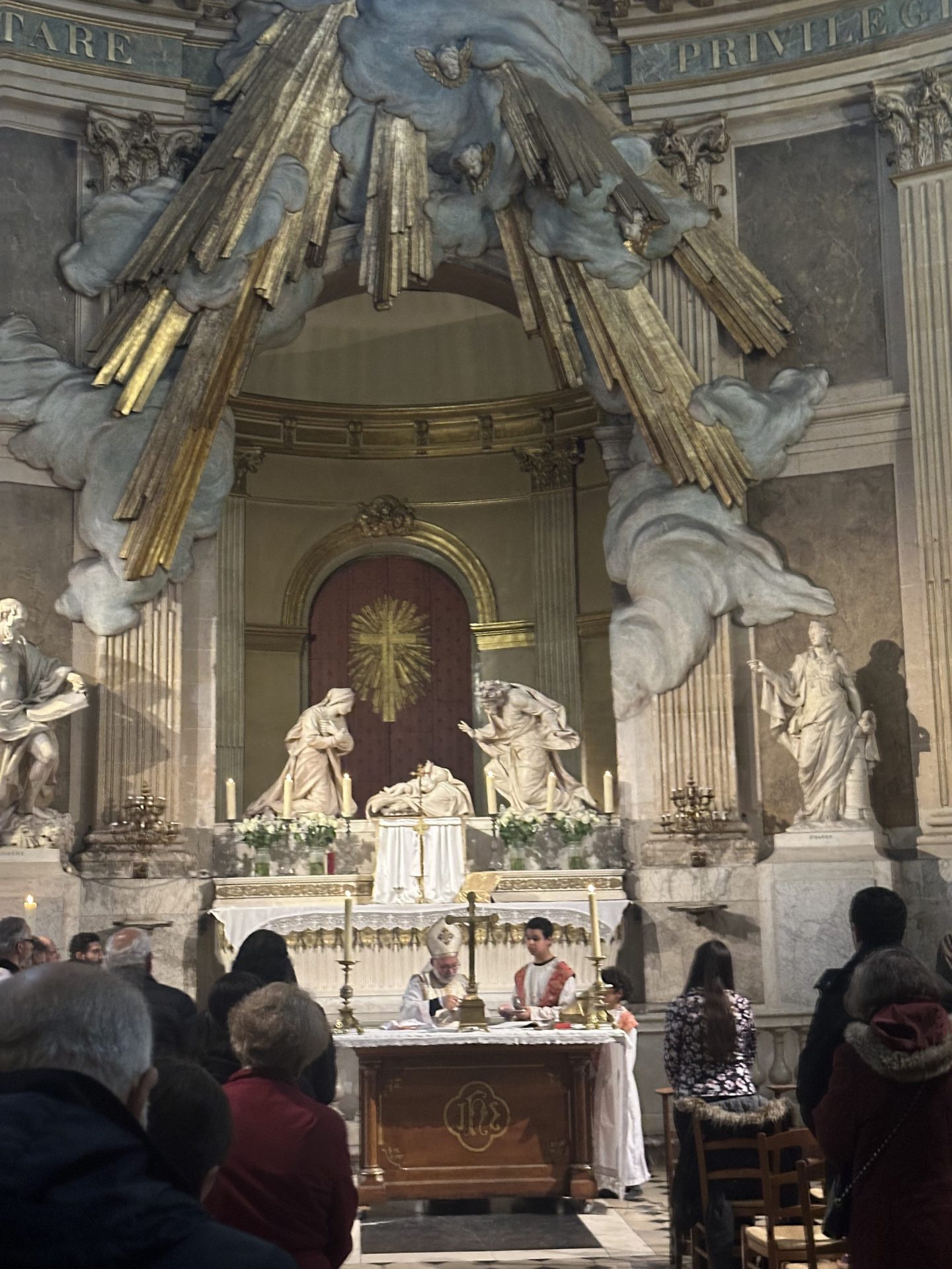 Paris: 24 heures de messes pour les chrétiens persécutés