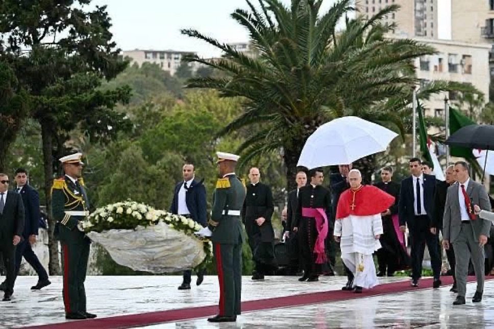 Algérie: le pape appelle au pardon