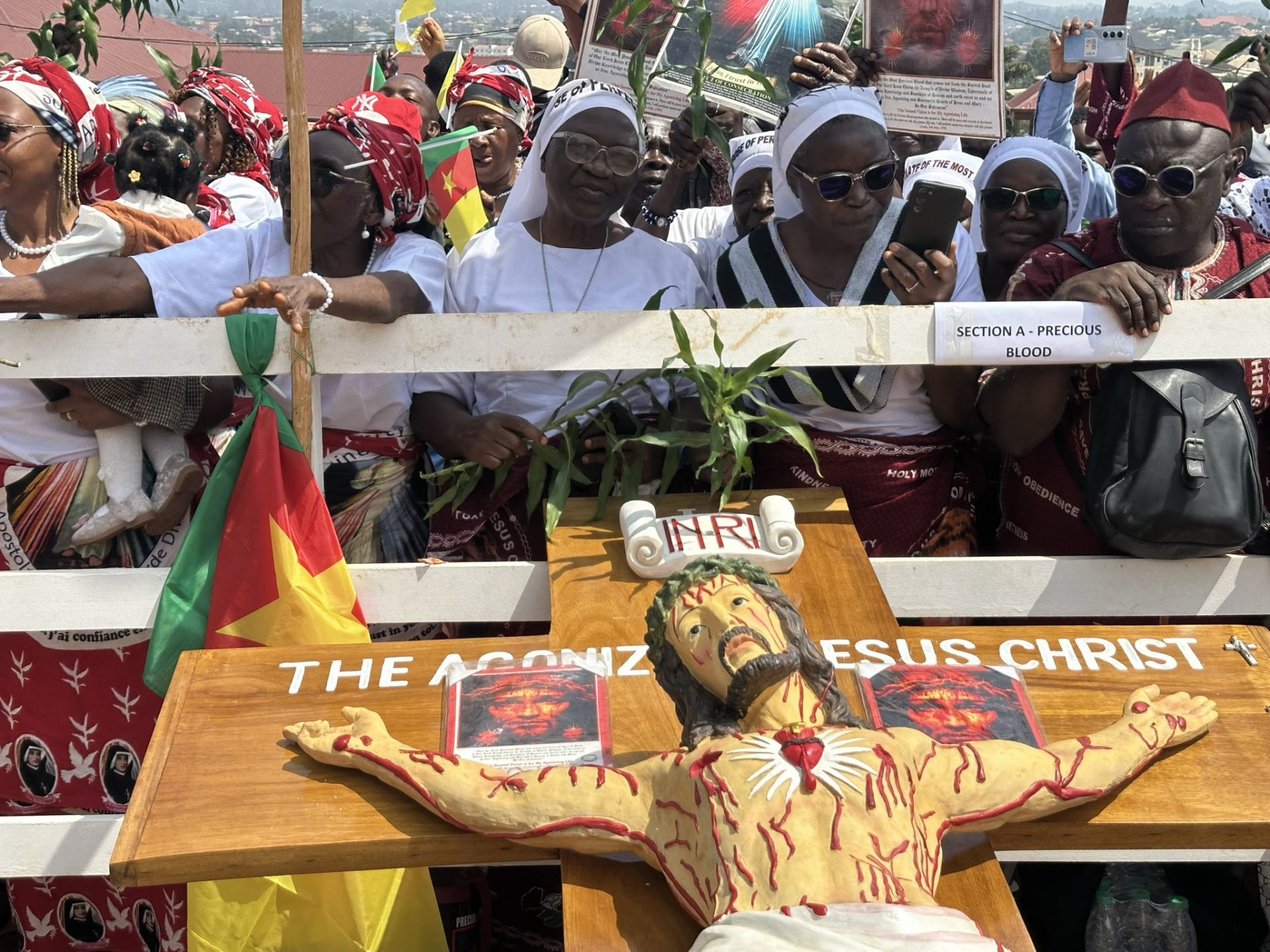 Cameroun: rencontre pour la paix avec le pape à la cathédrale de Bamenda