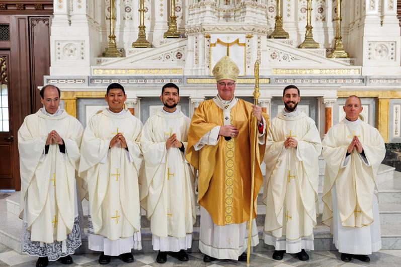Boston: ordination de cinq prêtres dans le diocèse