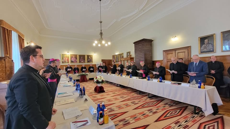 Roumanie: réunion des évêques catholiques des deux rites à Alba Julia