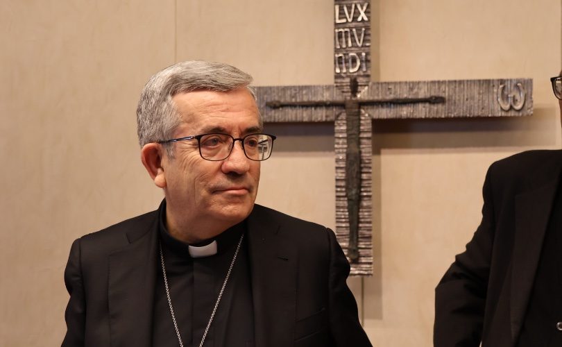 Espagne: un évêque affirme l’impossibilité pour les divorcés remariés d’accéder à la Sainte communion