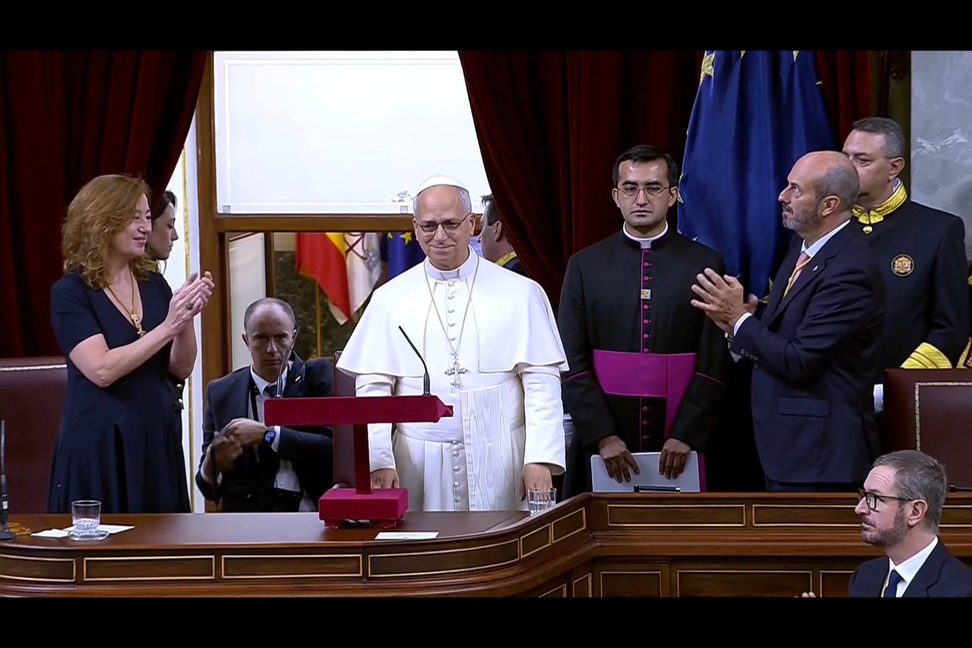 Espagne: devant les parlementaires, le pape défend le secret de la confession