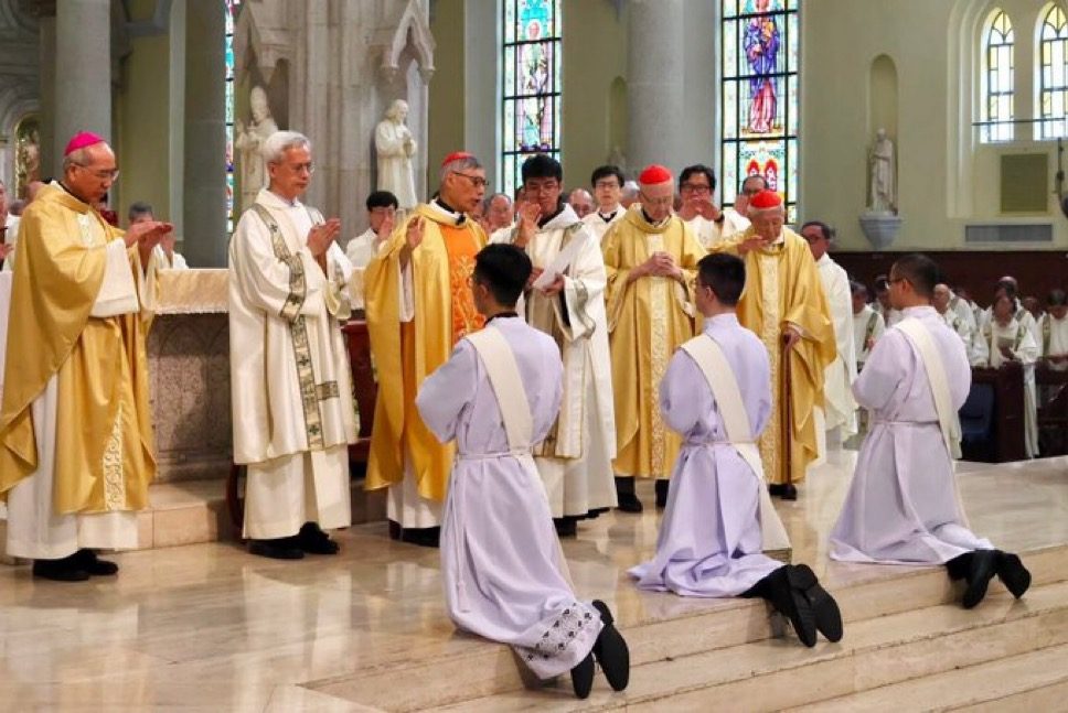 Hong Kong: ordination de trois nouveaux prêtres