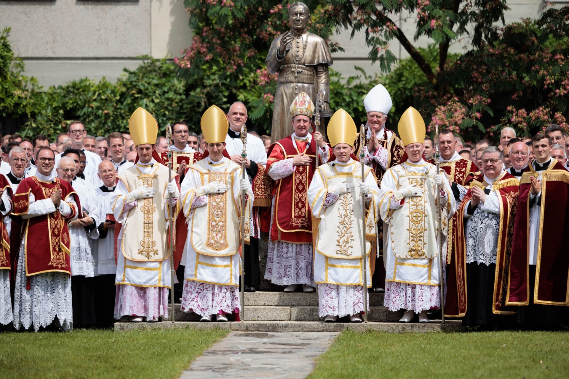 La Fraternité Saint-Pie X a sacré quatre évêques à Écône