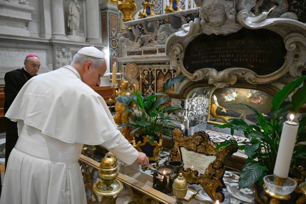 Le pape a prié sur la tombe de saint Benoît