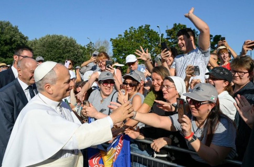 Le pape a célébré à Assise la messe de la Transfiguration auprès des jeunes