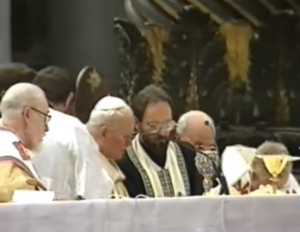 Une messe selon le rite byzantin célébrée en présence du pape Jean-Paul II