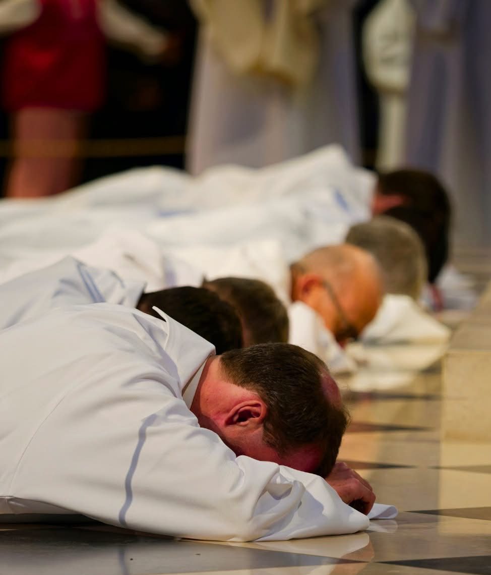 Paris: ordination de sept diacres permanents